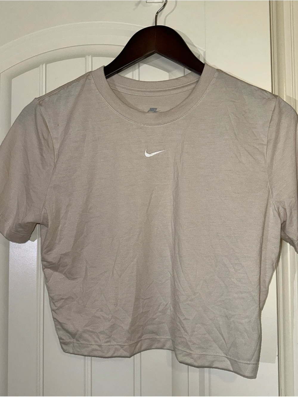 Nike Sportswear Essential Women's Slim Cropped T-Shirt M